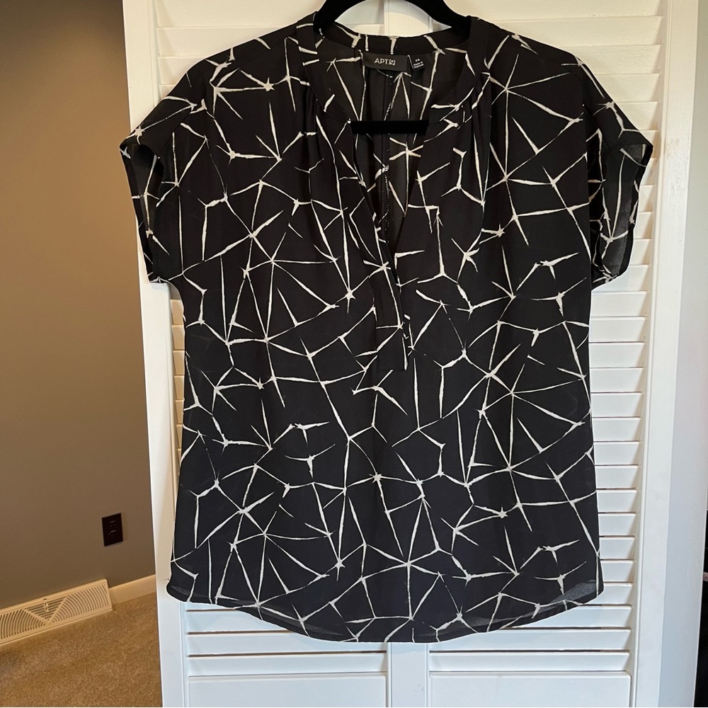 APT. 9 V-Neck Short Sleeve Blouse